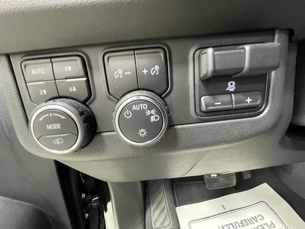 Used 2023 Black Chevrolet High Country image 18