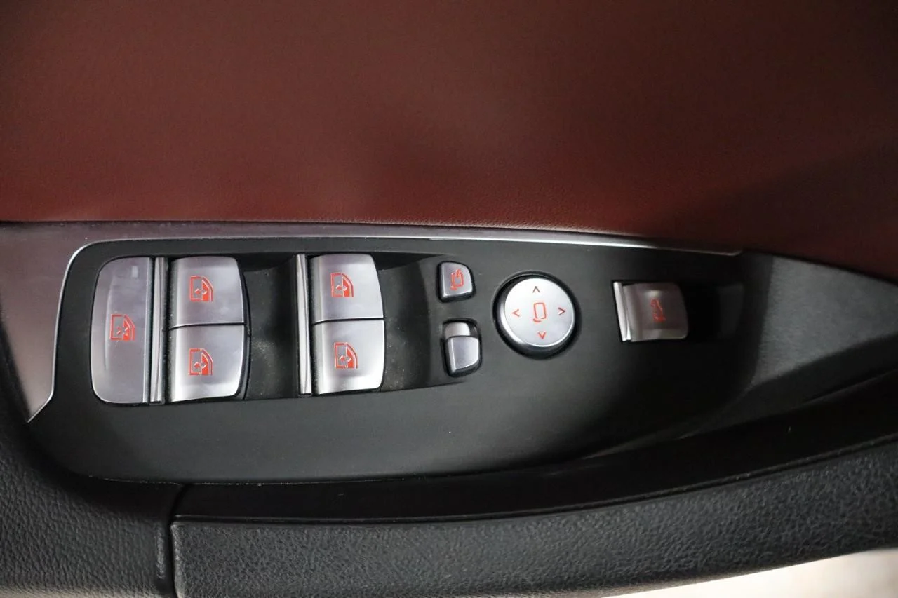 Used 2023 Jet Black BMW xDrive30i image 13