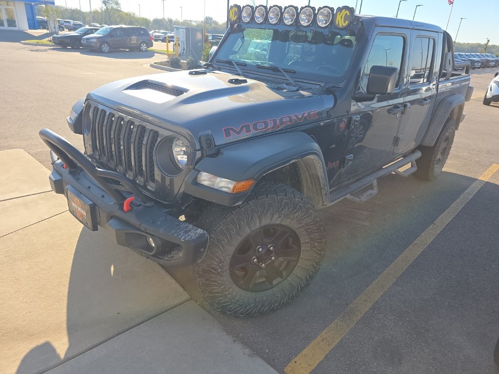 Used 2023 Gray Jeep Mojave image 1