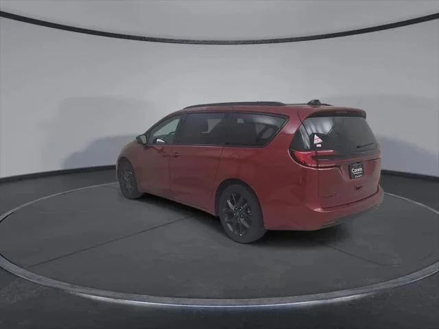 2026 Chrysler Pacifica Select - Photo 11