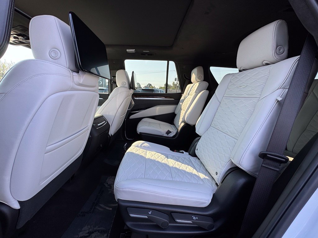 2026 Cadillac Escalade Platinum Sport - Photo 35