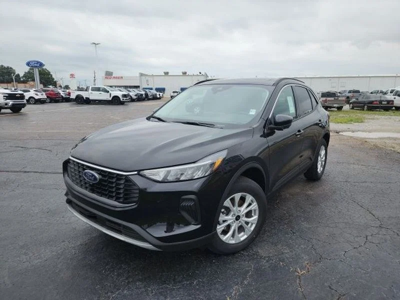 Used 2024 Agate Black Metallic Ford Active™ image 4