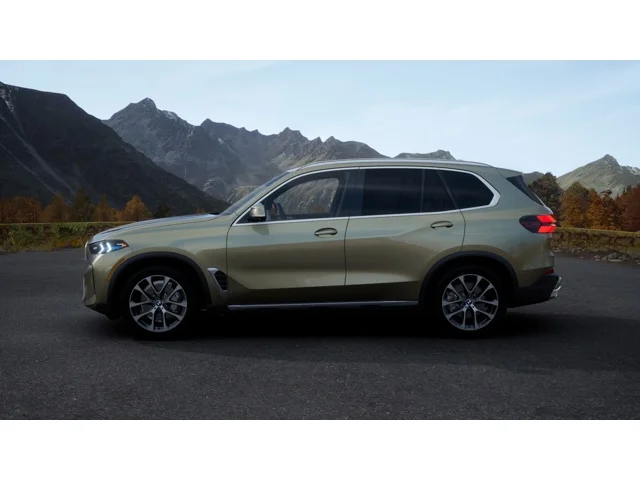 New 2026 Manhattan Green Metallic BMW xDrive40i image 4