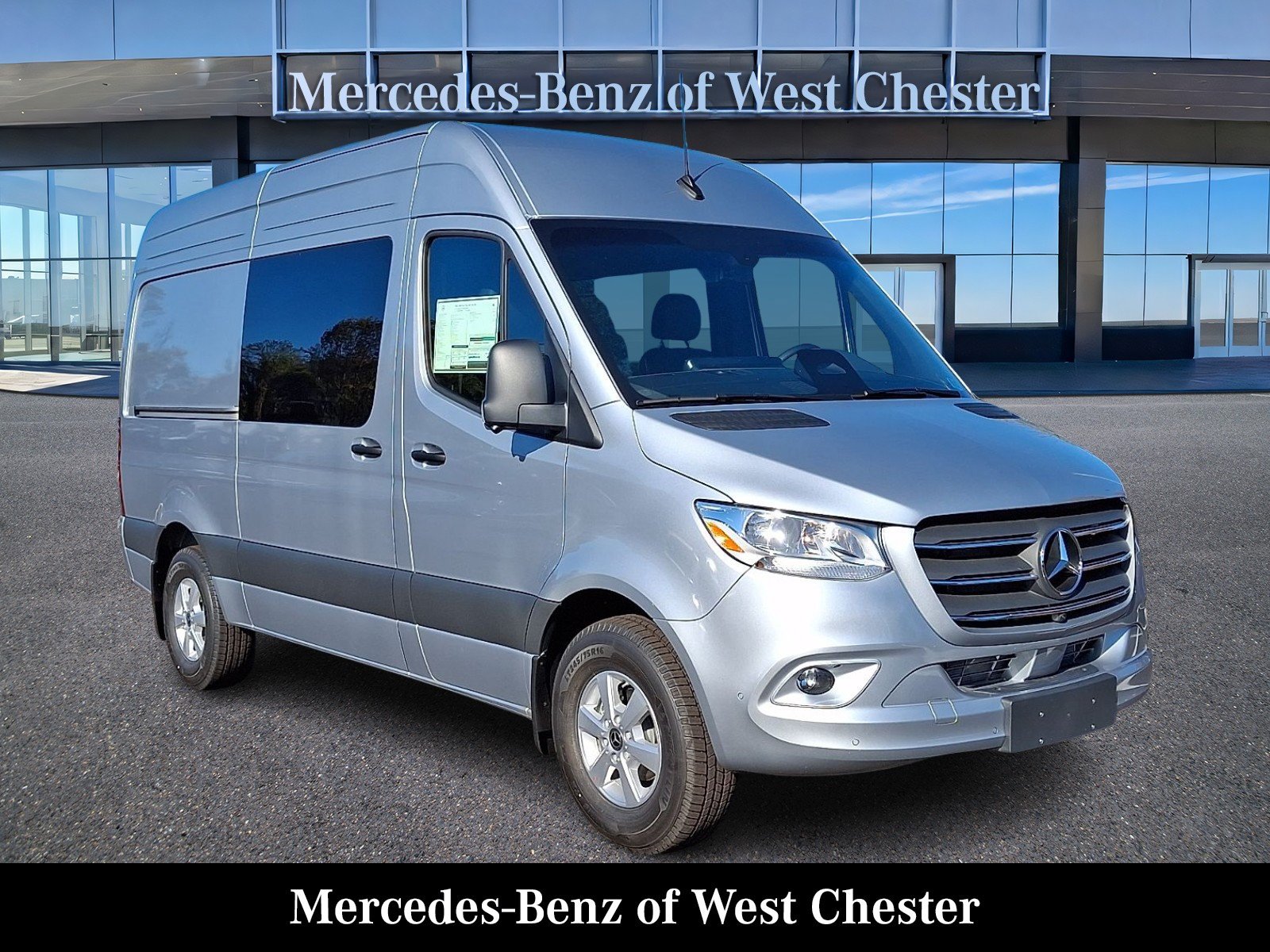 New 2026 high-tech silver metallic Mercedes-Benz Crew 144 WB image 22