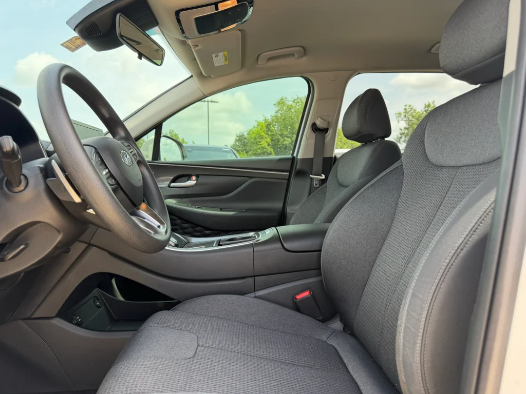Used 2023 Serenity White Pearl Hyundai SE image 10