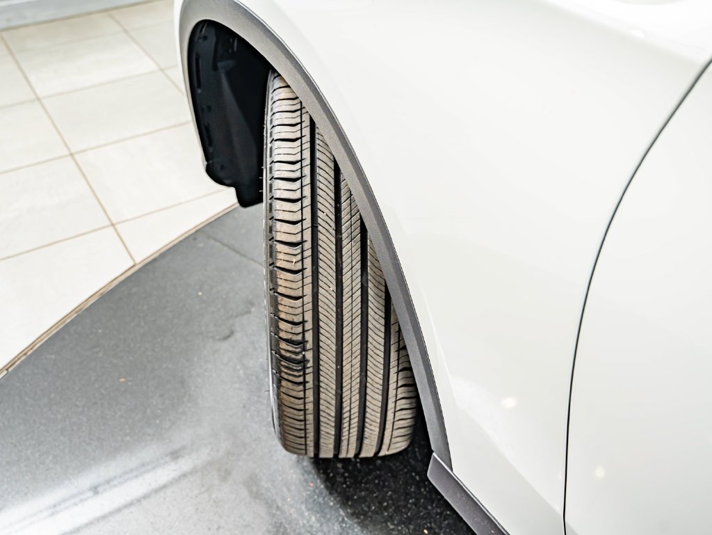 Used 2026 Polar White Mercedes-Benz GLC 300 image 42