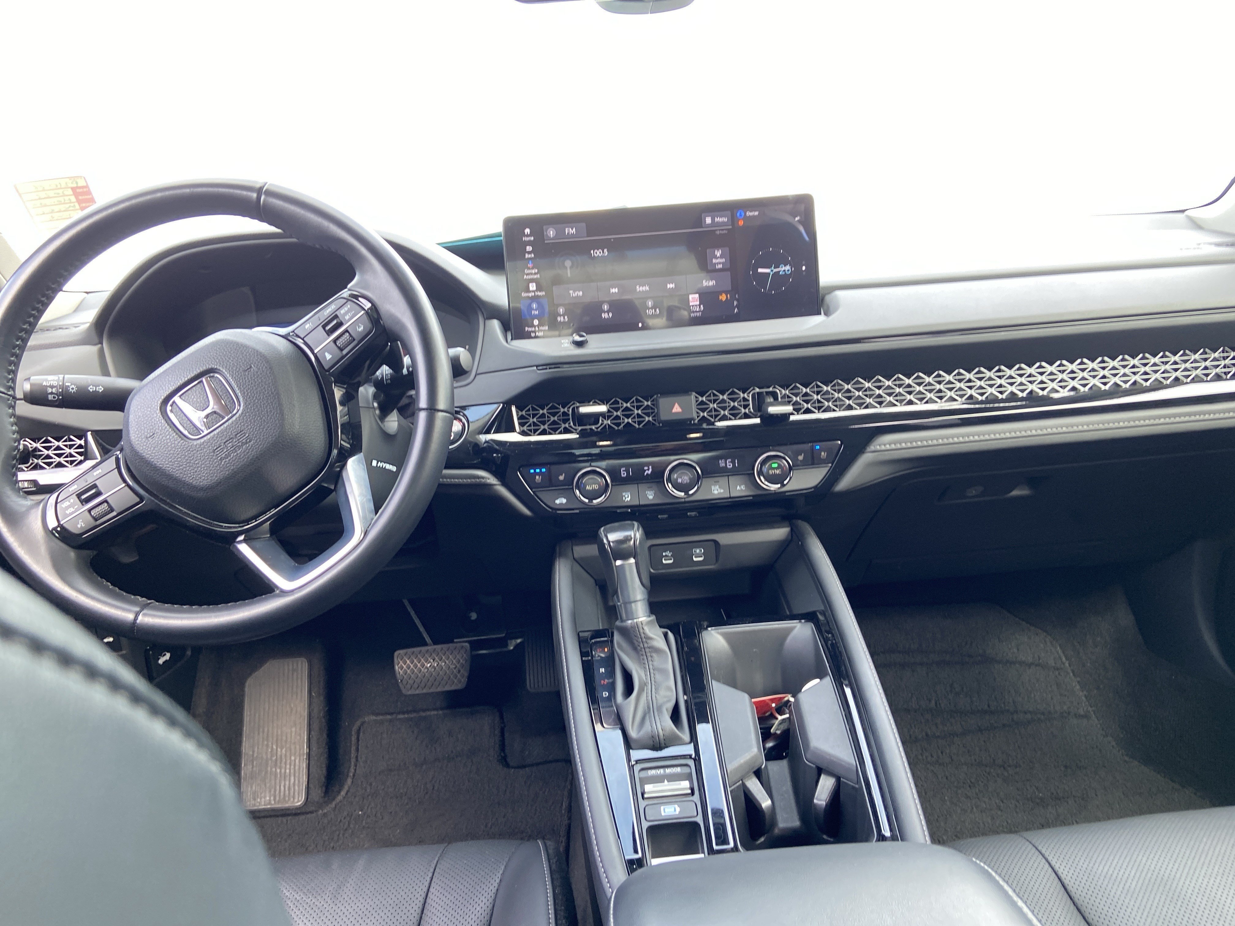 Used 2023 Urban Gray Pearl Honda Touring image 15