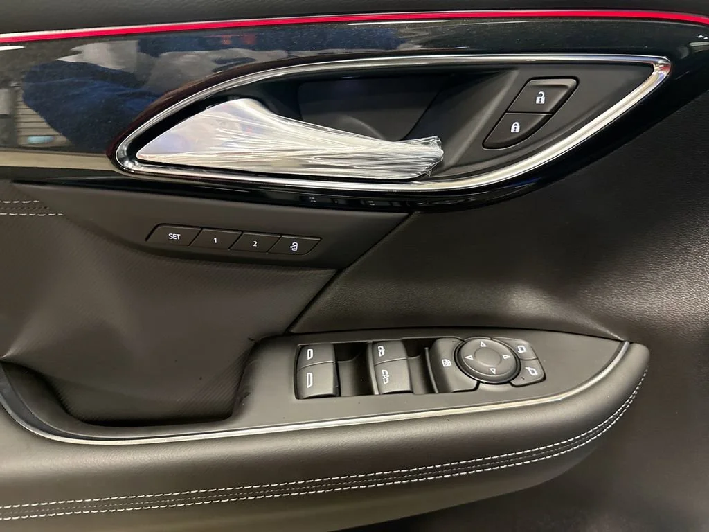 New 2026 Iridescent White Tricoat Buick Preferred image 23
