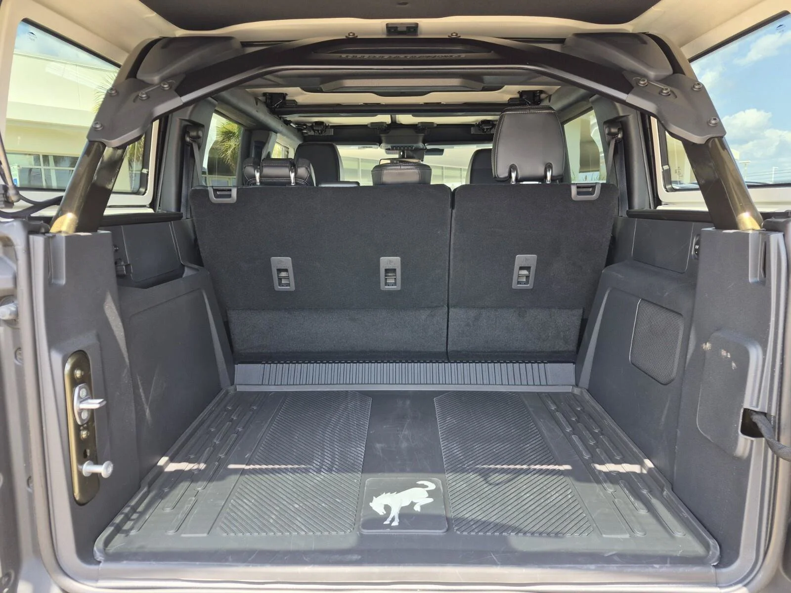 Used 2025 Shelter Green Metallic Ford Raptor image 8