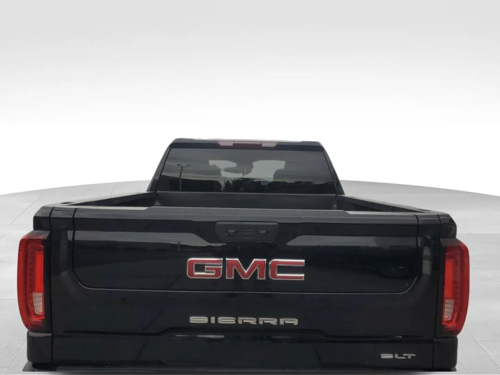 Used 2025 Black GMC SLT image 4