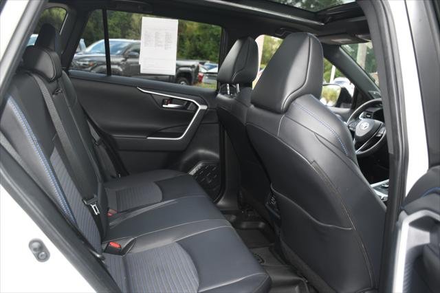 Certified Used 2024 MID BLK/WIND CHILL Toyota  image 20