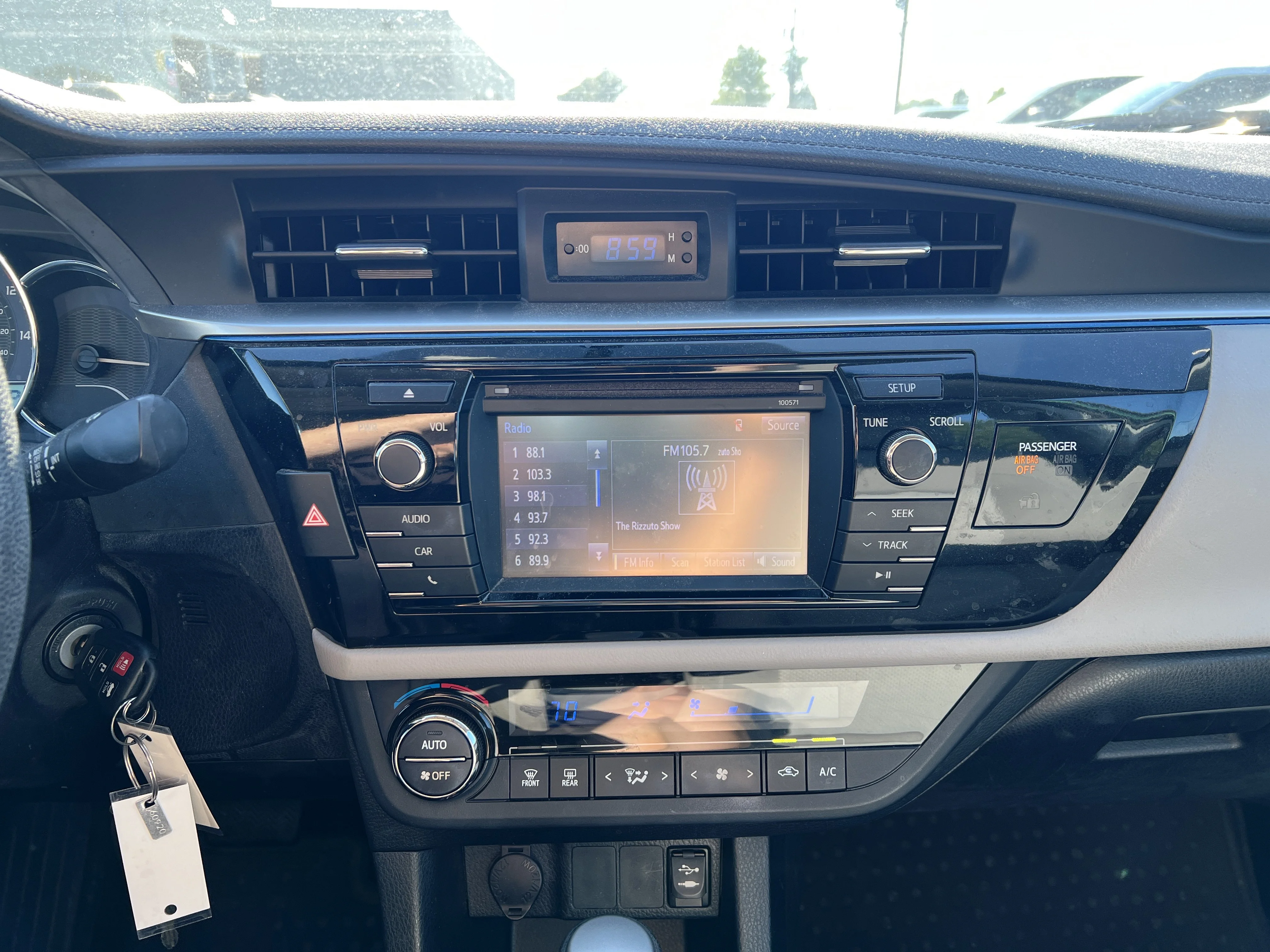 Used 2016 4evergreen Metallic Toyota LE Plus image 11