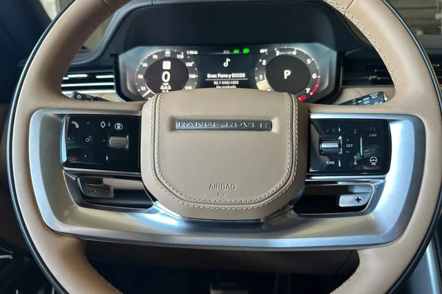 New 2026 Constellation Blue Ultra Metallic Gloss Land Rover SE image 22
