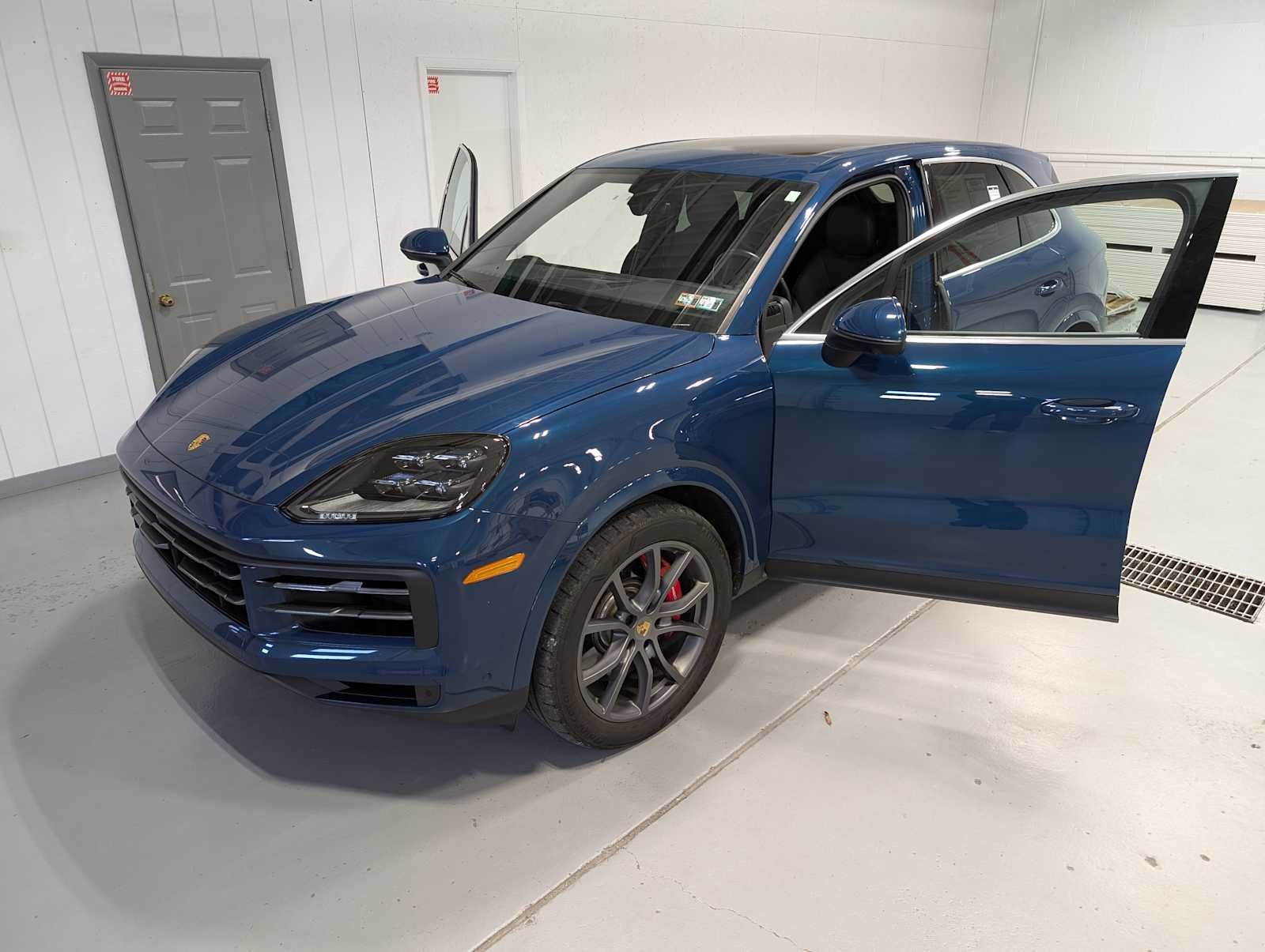 Used 2024 Montego Blue Metallic Porsche S image 13