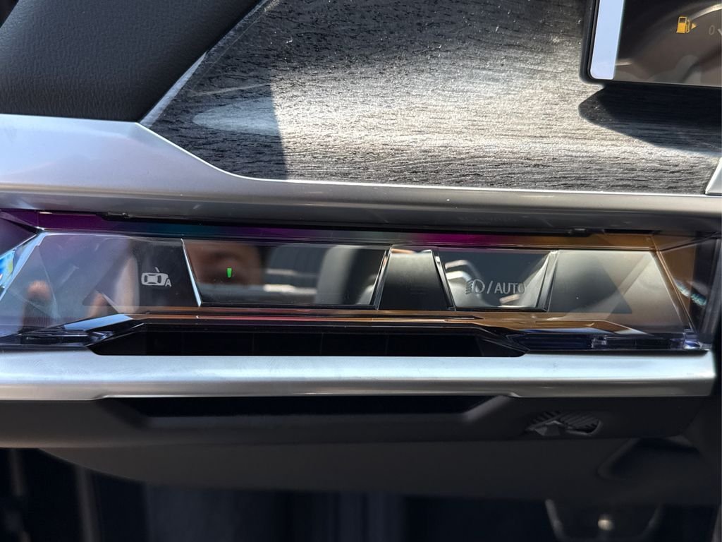 2025 BMW 7 Series 760i - Photo 24