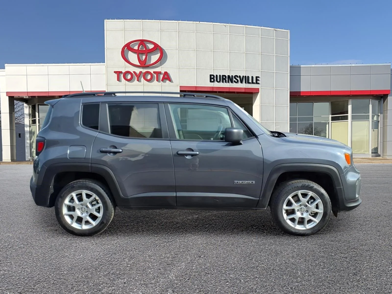 Used 2023 Jeep Renegade Latitude with VIN ZACNJDB1XPPP14199 for sale in Burnsville, Minnesota