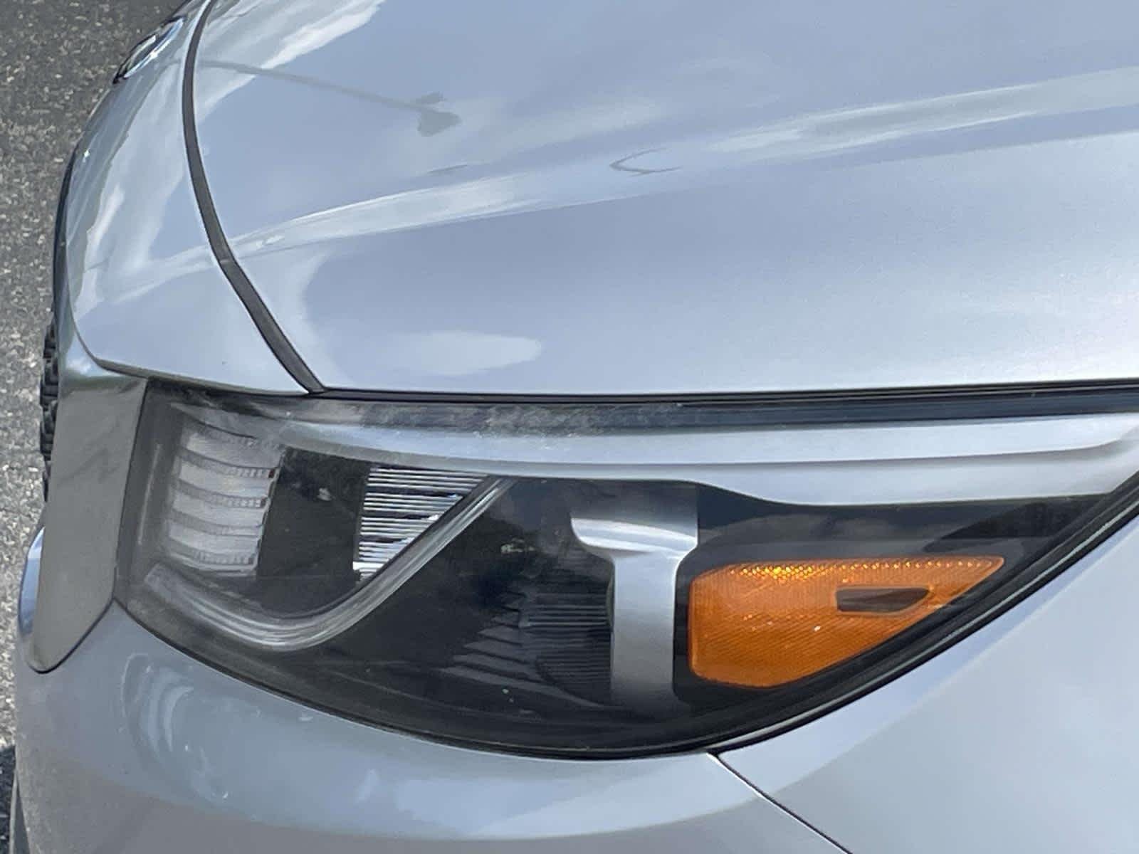 Used 2017 Bright Silver Kia LX image 18