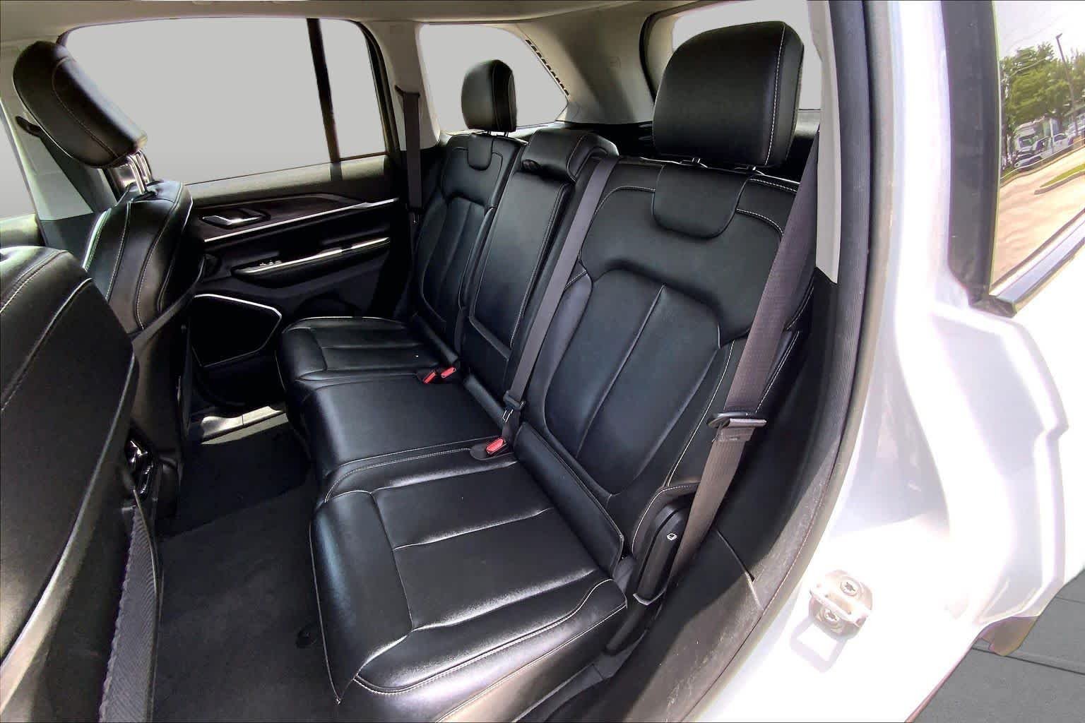 Used 2024 Bright White Clearcoat Jeep  image 21