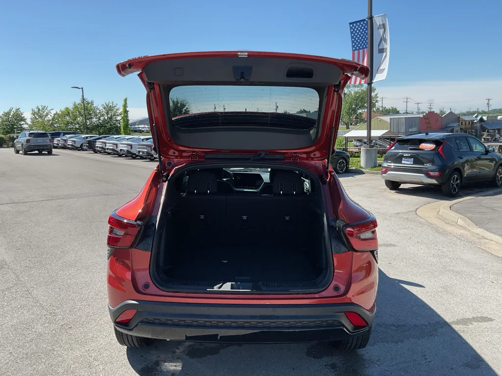 Used 2024 Cayenne Orange Metallic Chevrolet 1RS image 16