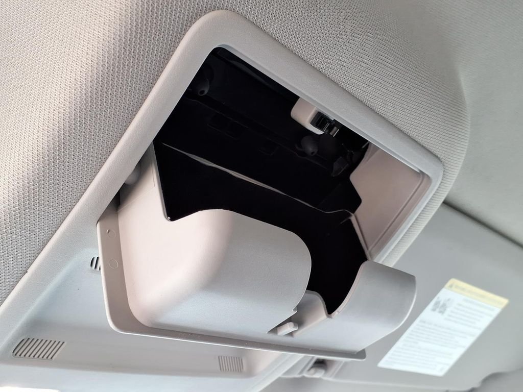 Certified Used 2024 Oxford White Ford Active image 30