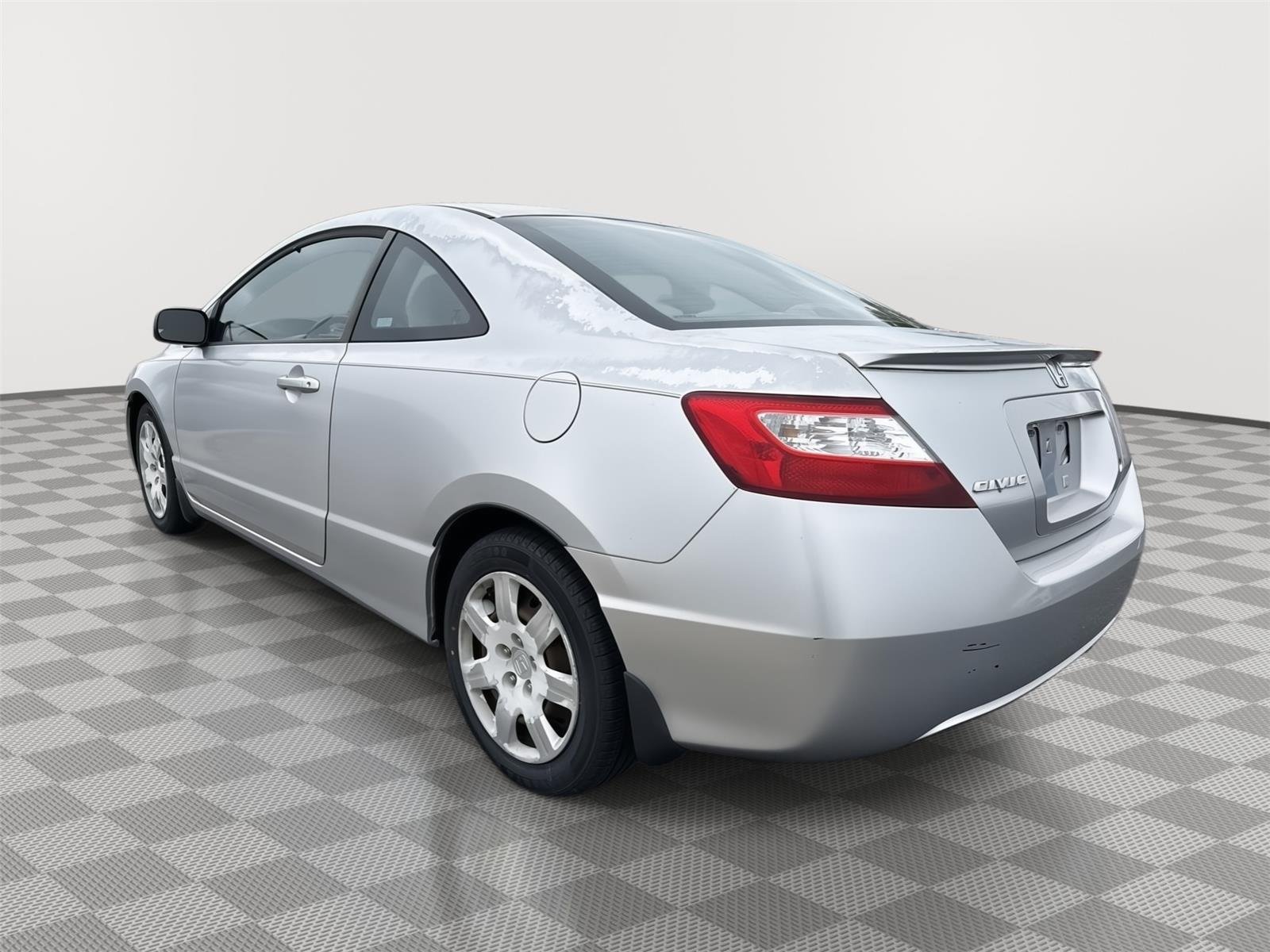 Used 2008 Alabaster Silver Metallic Honda LX image 9