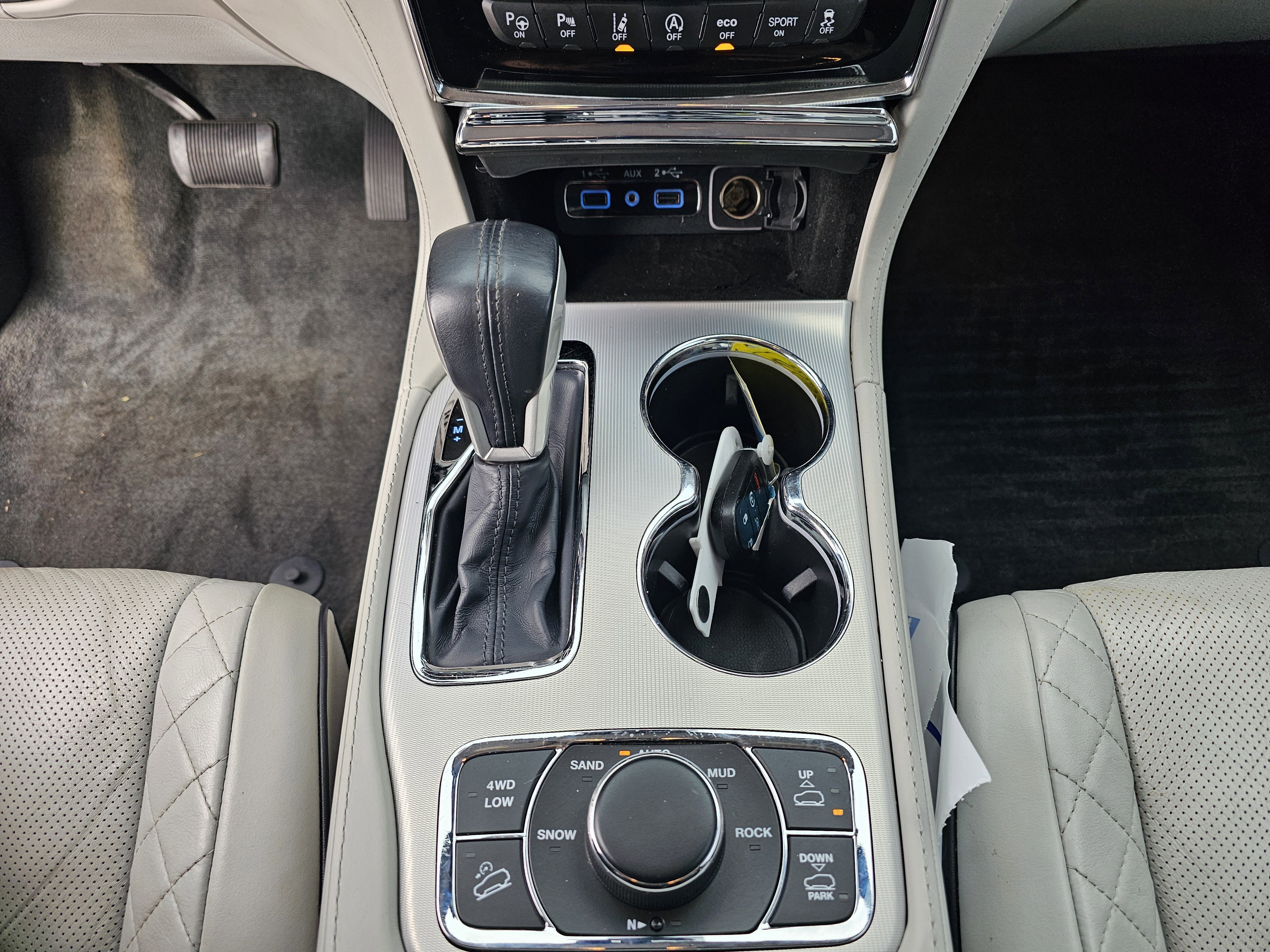 2020 Jeep Grand Cherokee Summit - Photo 26