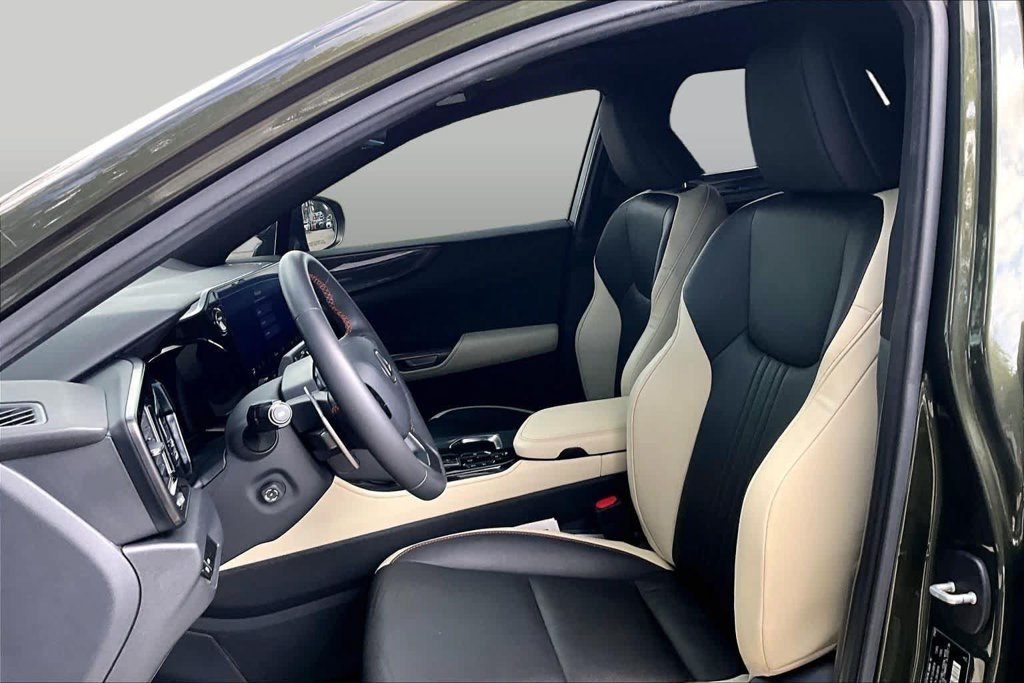 Used 2023 Green Lexus 350h Premium image 8