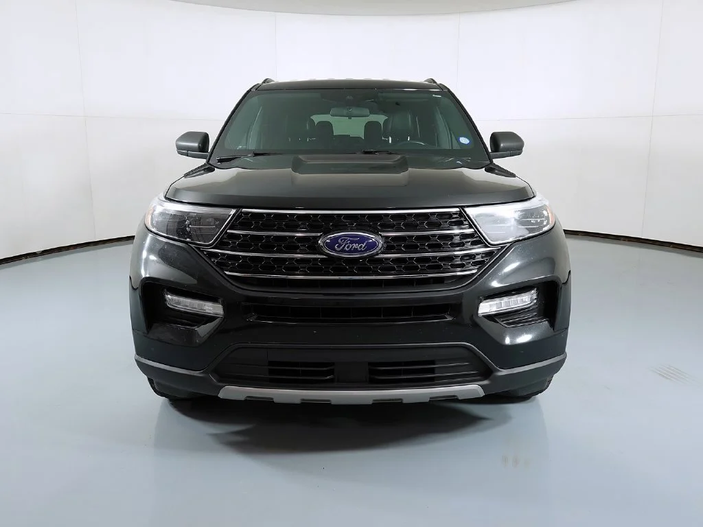 Used 2020 Black Ford XLT image 3