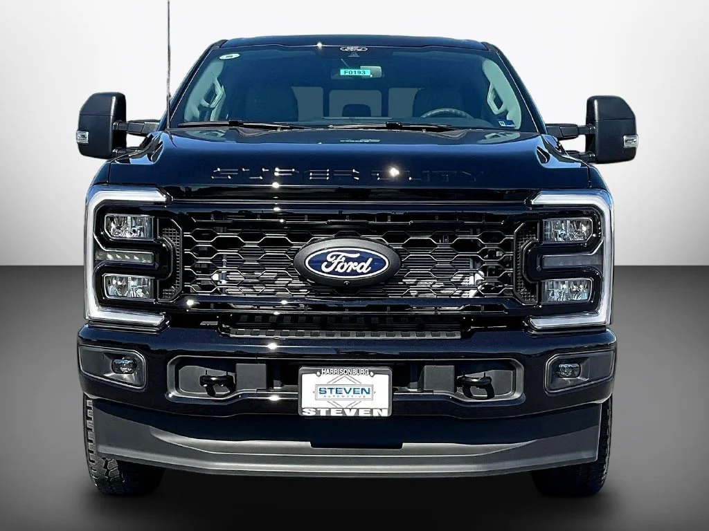 New 2027 Agate Black Metallic Ford F-350® XLT image 15