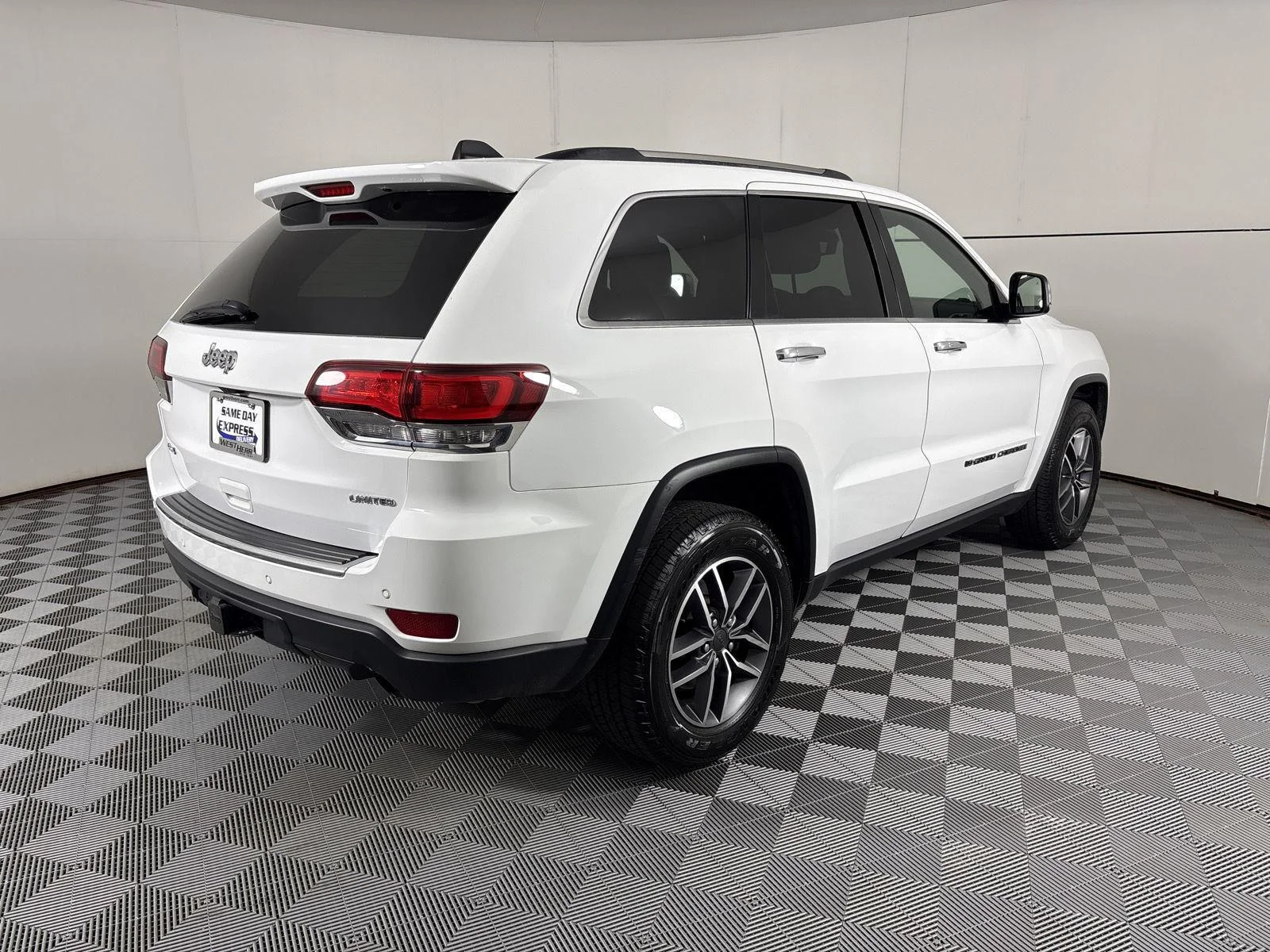 Used 2022 Bright White Clearcoat Jeep Limited image 20
