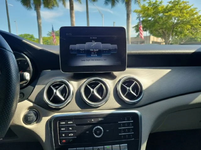 Used 2020 Blue Mercedes-Benz GLA 250 image 27