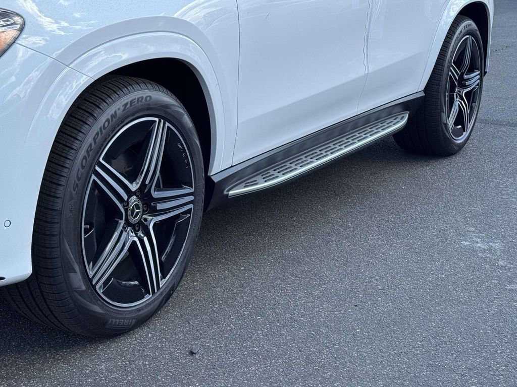 New 2026 Polar White Mercedes-Benz GLE 450 image 13