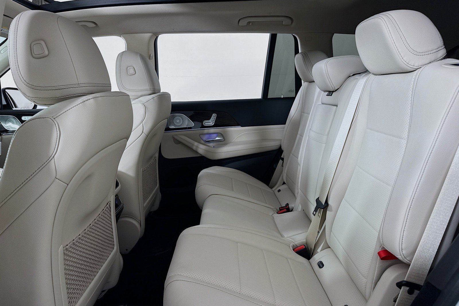 New 2026 Polar White Mercedes-Benz GLS 450 4MATIC® SUV image 7