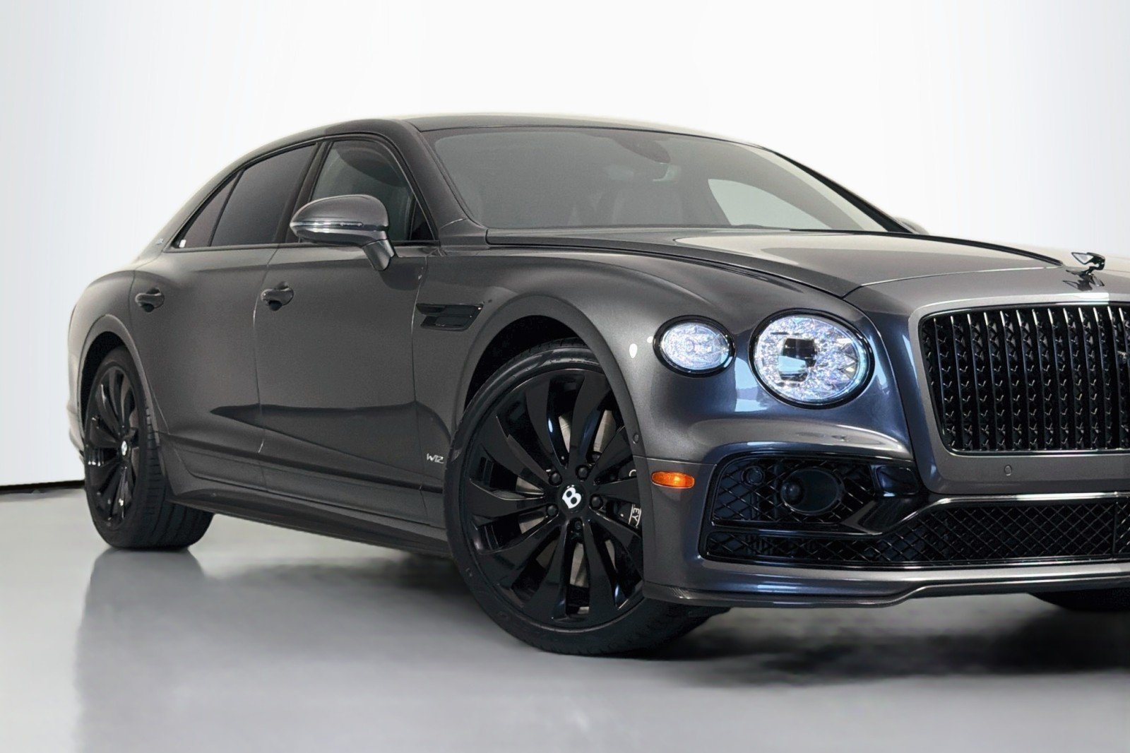 Used 2021 GRAY Bentley W12 image 16