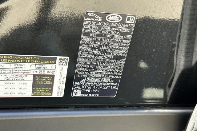 New 2026 Santorini Black Land Rover SE image 28