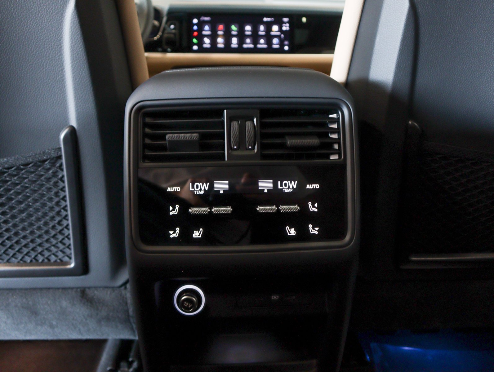 2025 Porsche Cayenne S - Photo 26