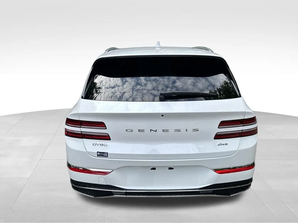 Used 2025 White Genesis 2.5T image 4