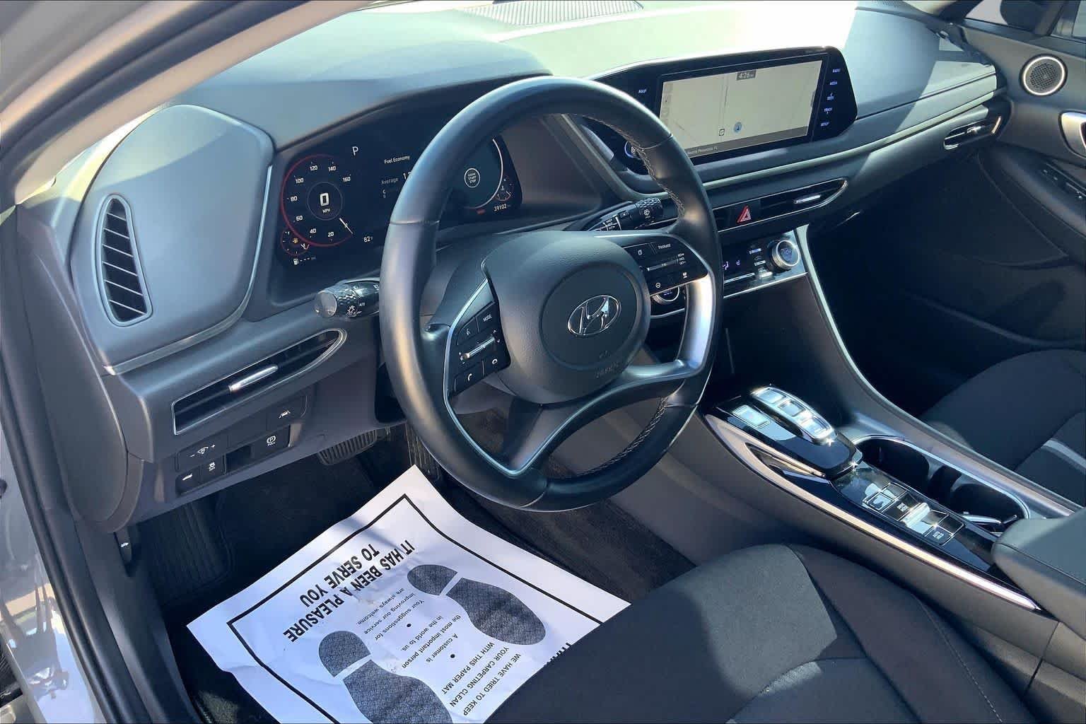 Used 2023 Hampton Gray Hyundai SEL image 17