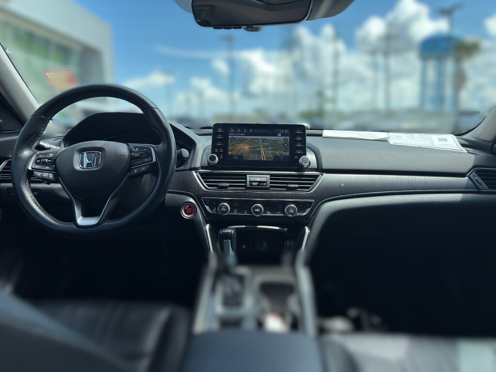 Used 2018 WHITE Honda Touring image 11