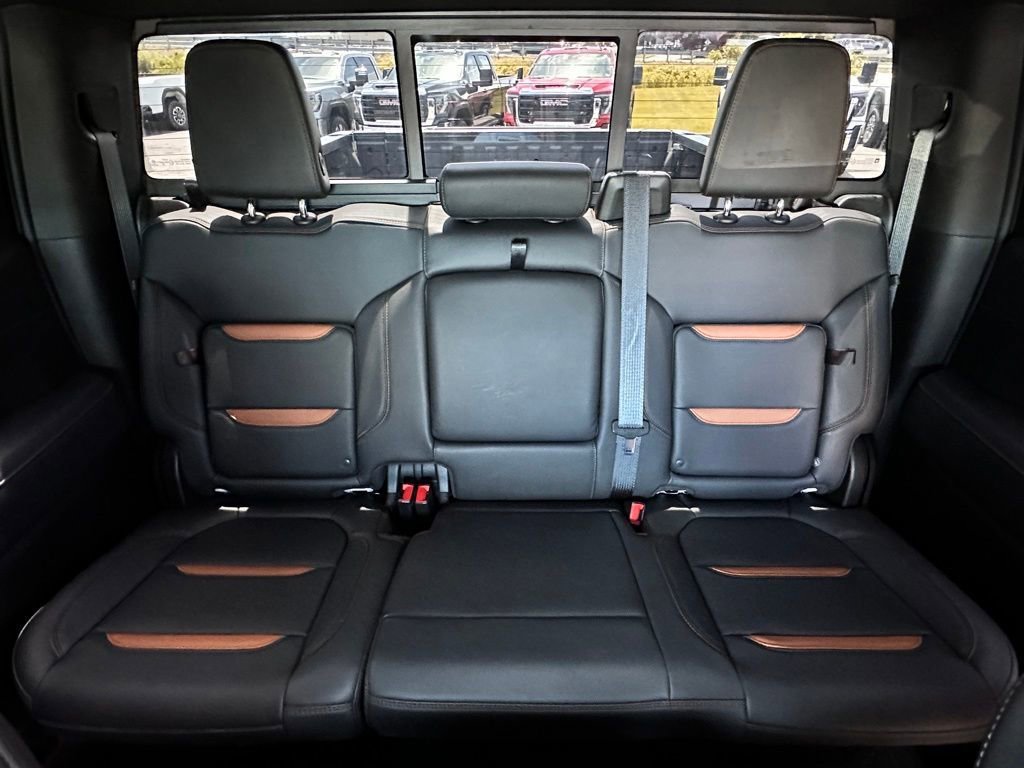 Used 2021 SUMMIT WHITE GMC AT4 image 29