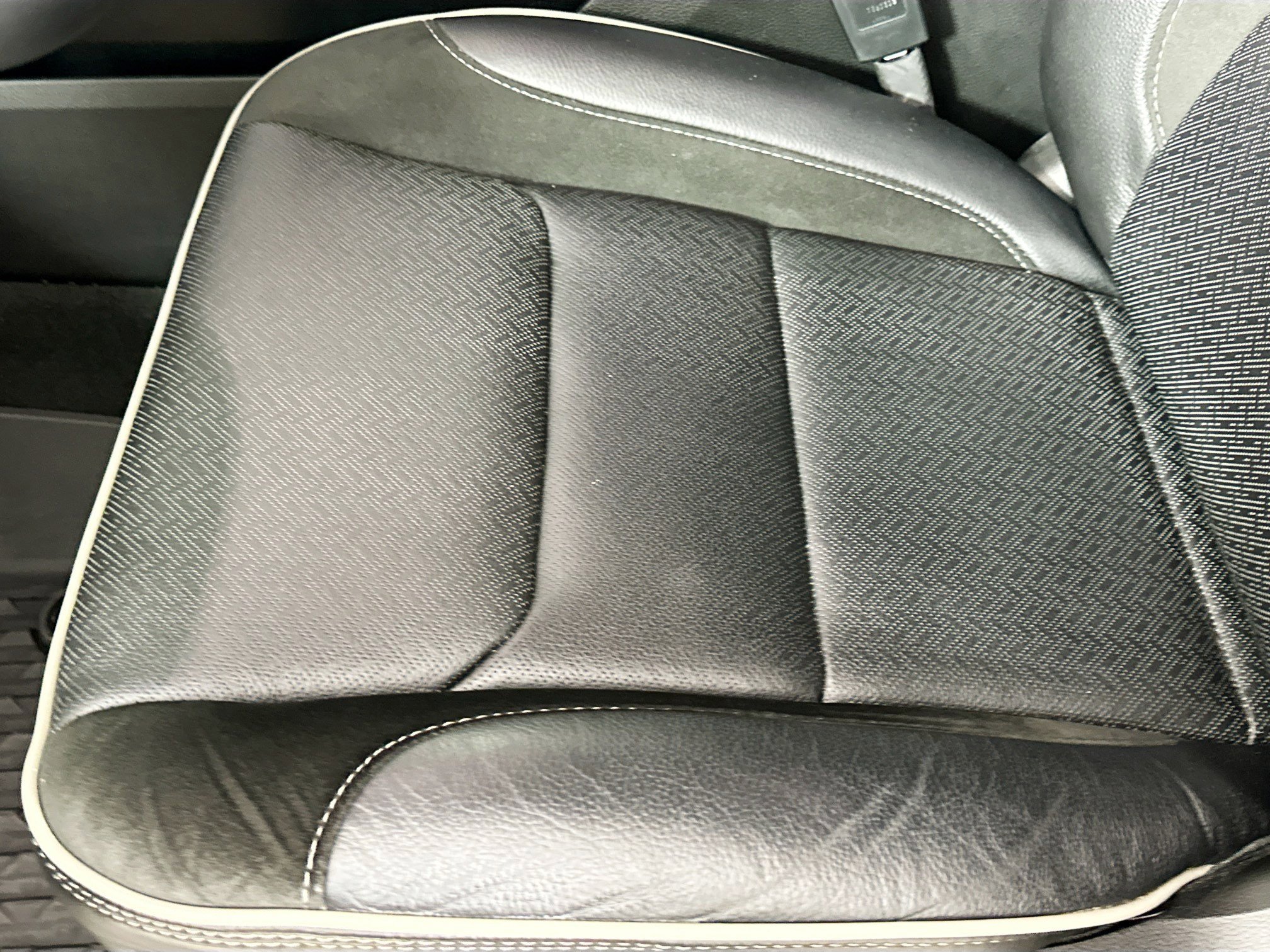 Used 2023 Granite Crystal Metallic Clearcoat Ram Laramie image 25
