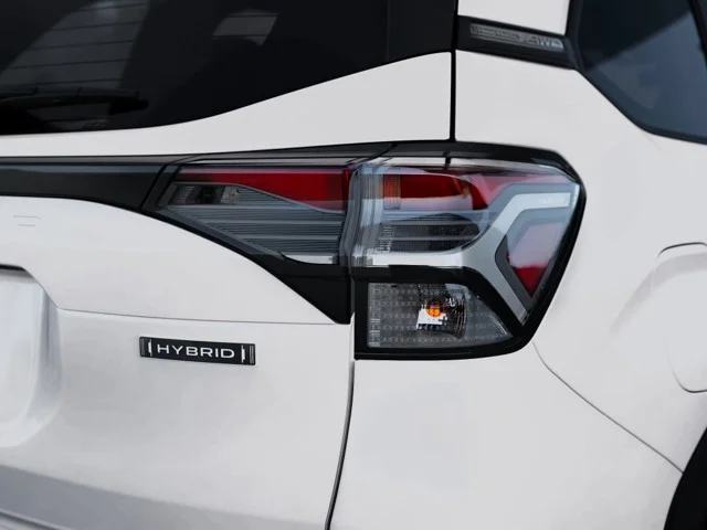 New 2026 CRYSTAL WHITE PEARL Subaru Limited Hybrid image 12