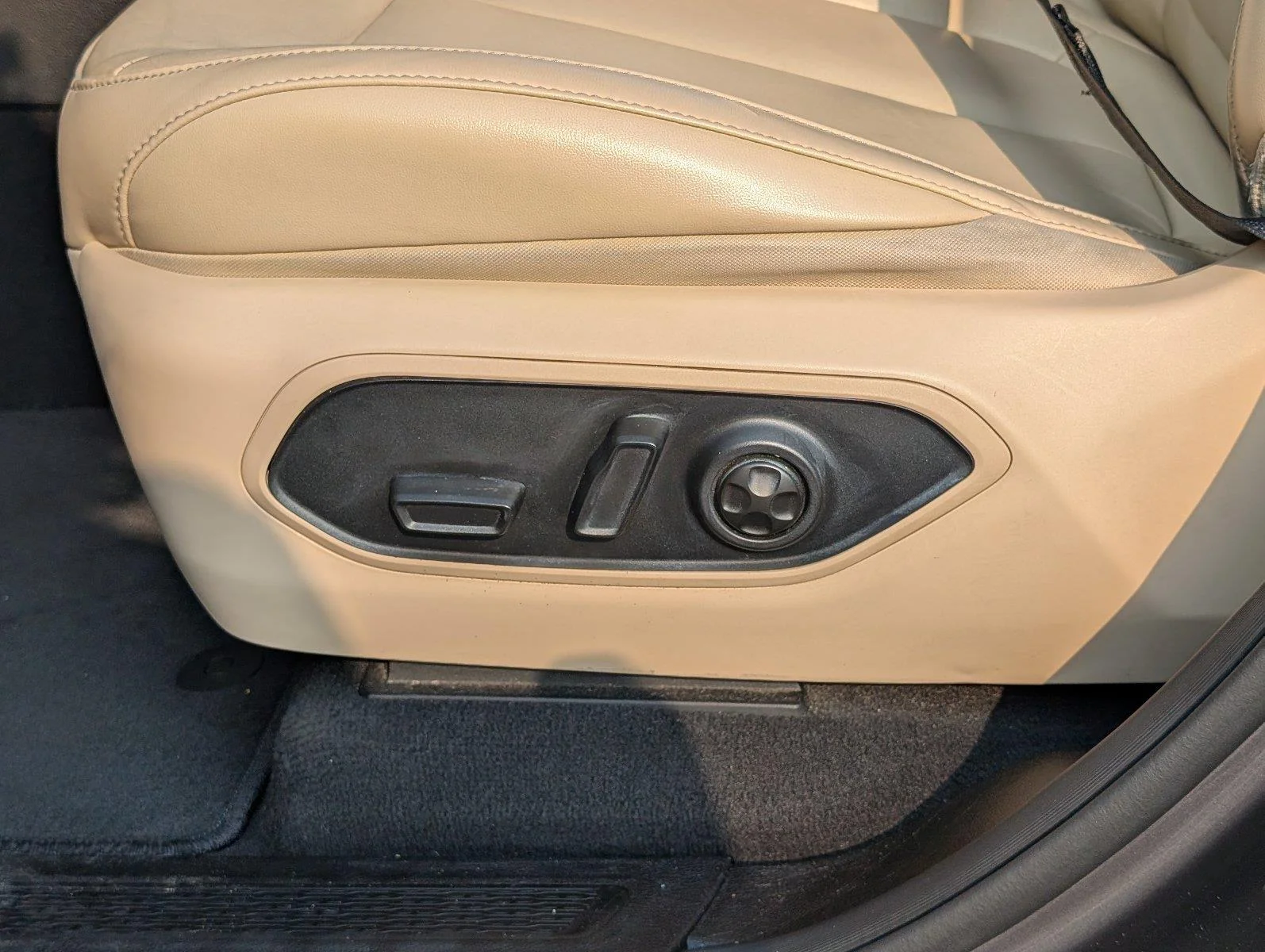 Used 2021 Baltic Gray Metallic Clearcoat Jeep Limited image 18