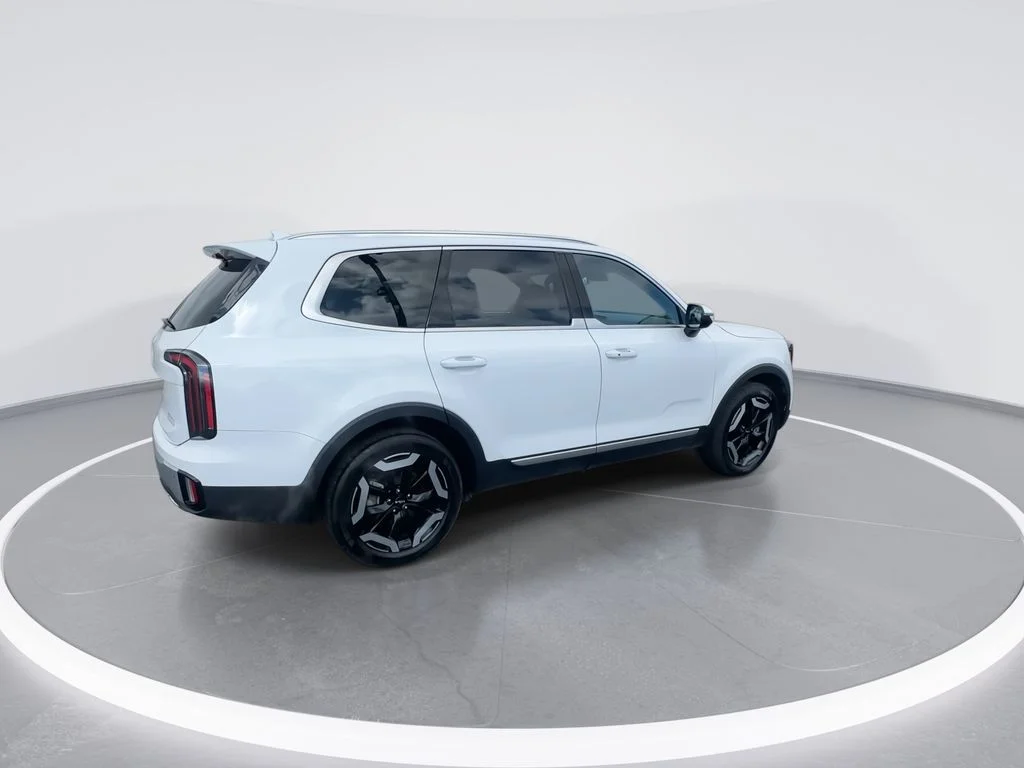 Used 2024 White Kia EX image 8
