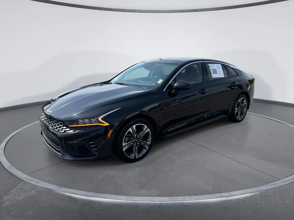 Used 2023 Black Kia EX image 3