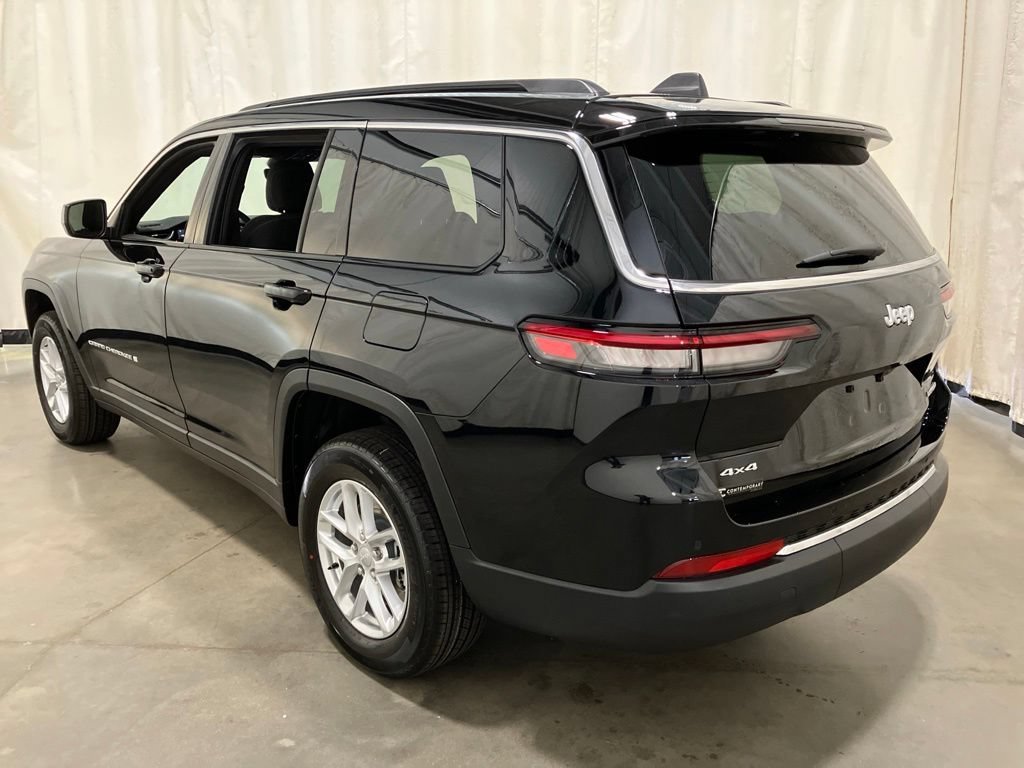 New 2026 Diamond Black Crystal Pearl-Coat Exterior Paint Jeep Laredo X image 24