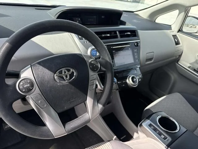 Used 2015 Classic Silver Metallic Toyota Three image 17
