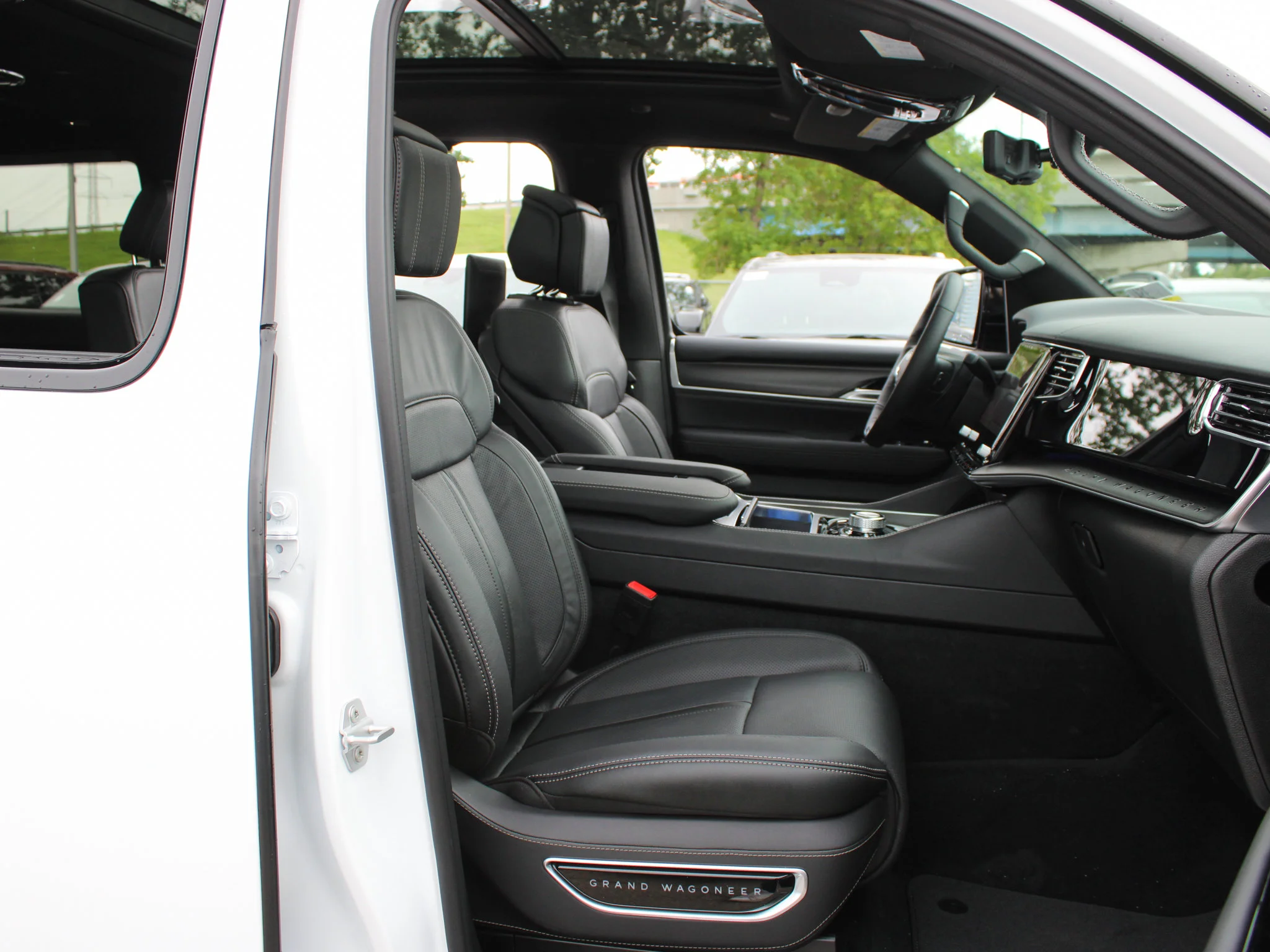 New 2026 White Jeep Summit Obsidian* image 19