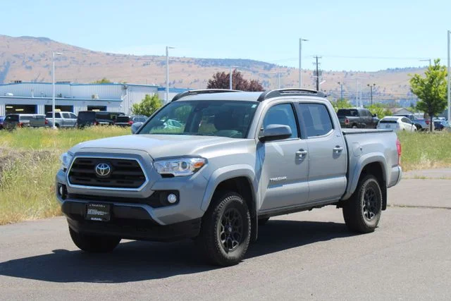 Used 2019 Silver Toyota SR5 image 7