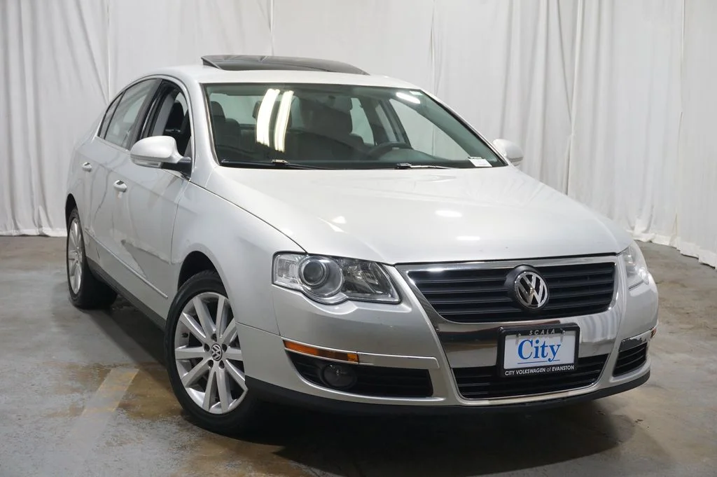Used 2010 Silver Volkswagen Komfort image 4